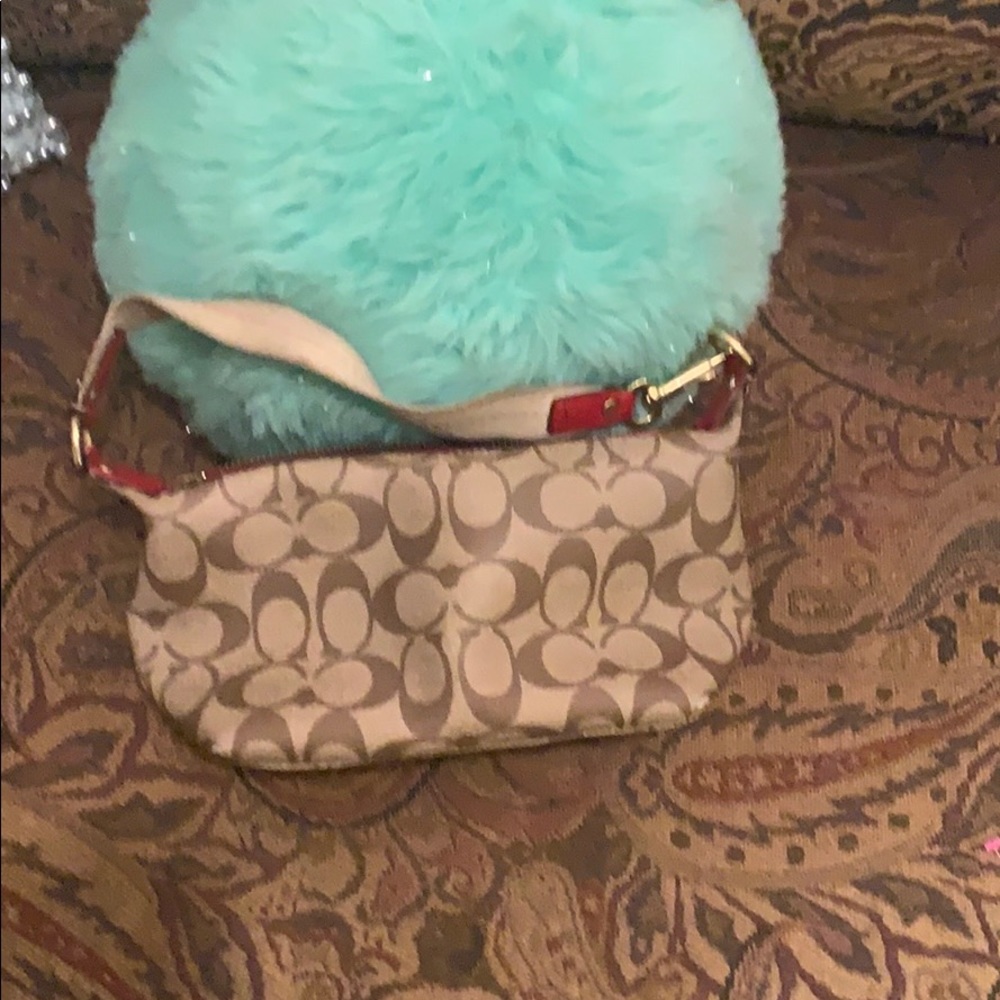 Small Coach purses - Picture 3 of 3